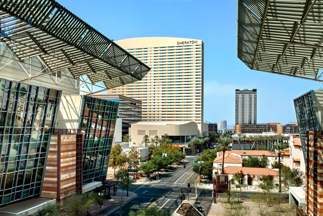 phxgp-exterior-conventioncenter-2914_Classic-Hor